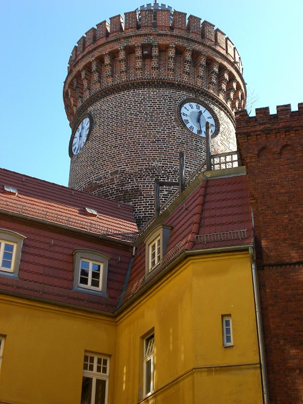 085